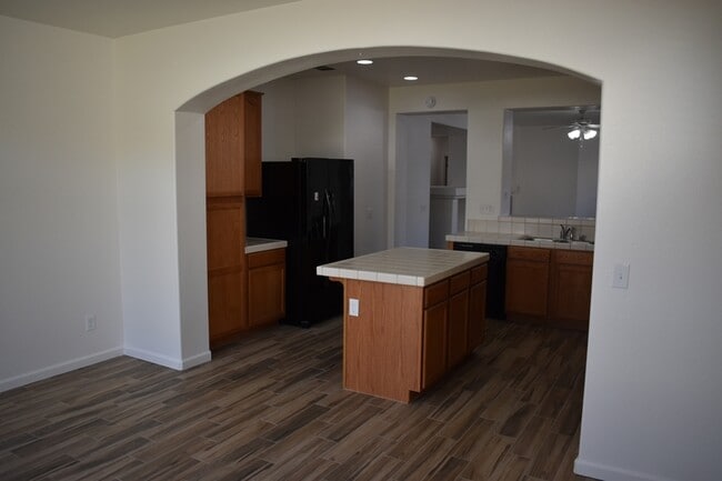 Building Photo - 1283 Orion Ct
