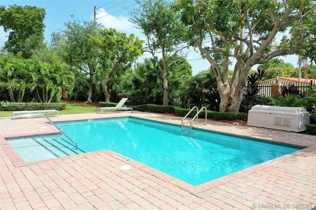 Building Photo - 3530 SW 22nd St