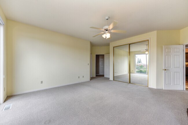 Building Photo - 6533 Chesbro Cir