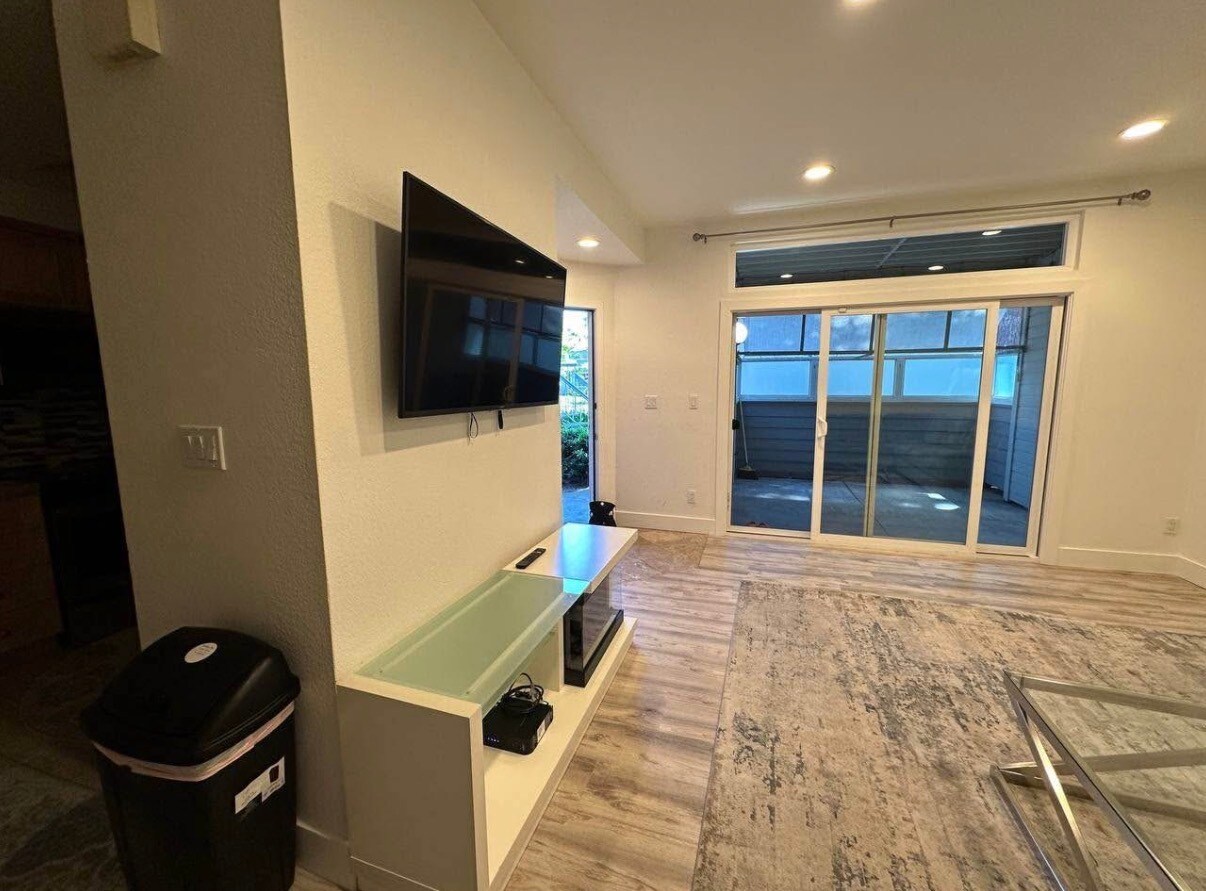 Building Photo - 237 Shadow Dance Dr