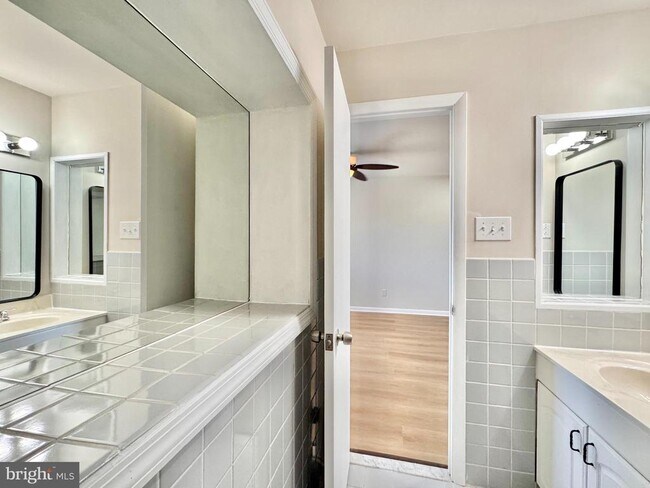 Building Photo - 4800 Sugar Plum Ct