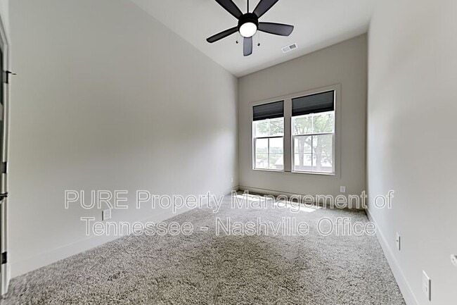Building Photo - 634 B Vernon Ave