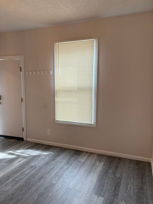 Building Photo - Spacious 2 Bedroom 1 Bath Home Across from UNC