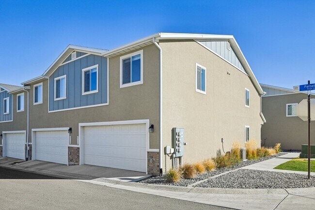 Building Photo - Dublin Farms Townhomes