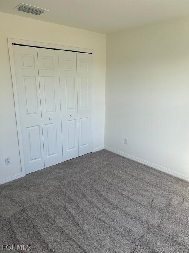 Building Photo - 3626 NE 19th Ave