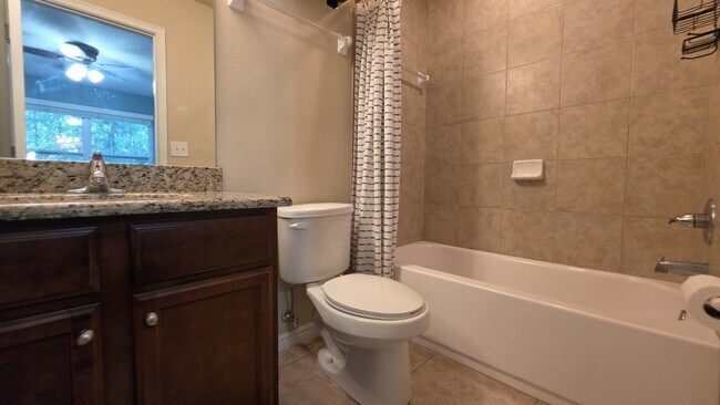 Building Photo - 4639 SW 48th Dr