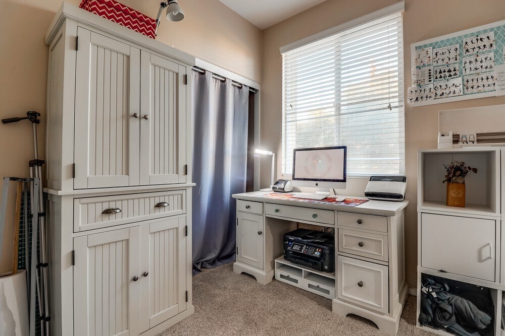 4th Bedroom/Office - 4300 Newton Ave