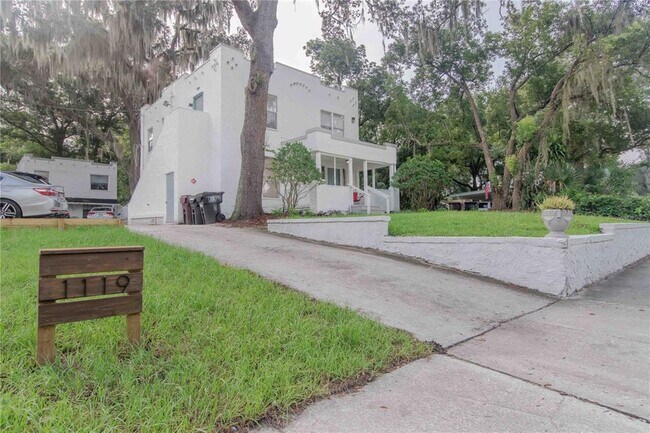 Building Photo - 1119 S Mills Ave