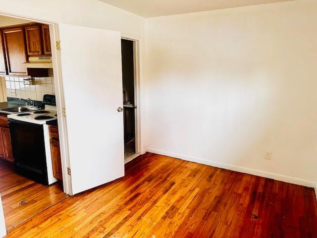 Building Photo - 290 North Ave