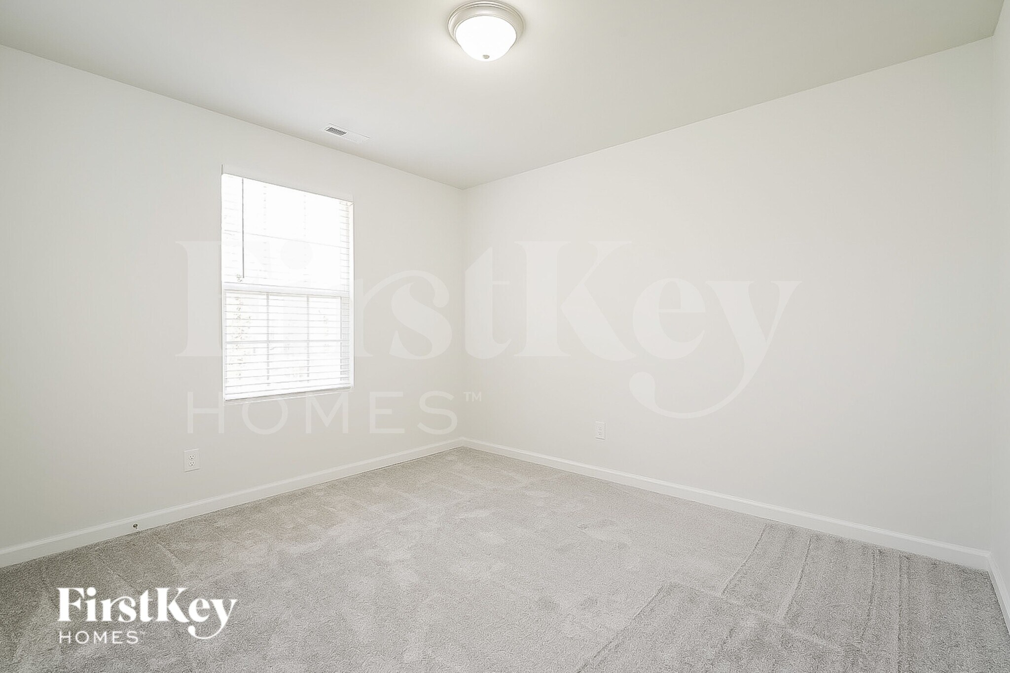Building Photo - 813 Pine Cir Dr