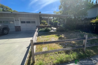 Building Photo - Completely Remodeled Two Bedroom Unit in a...
