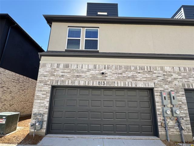 Building Photo - 813 Meadowcrest Dr