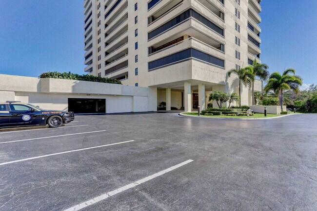 Building Photo - 5280 N Ocean Dr