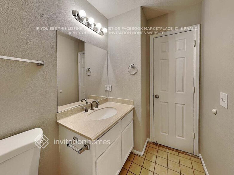 Building Photo - 9678 Lansing Cir