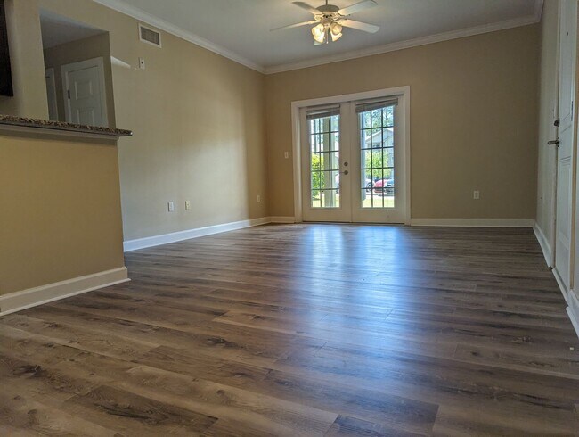 Building Photo - Residences at Cypress Preserve Beautiful1B...