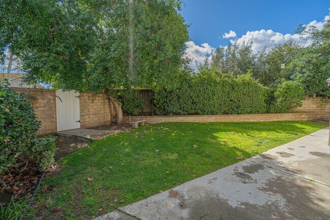 Building Photo - Old Orchard 1 - 4 Bedroom Home in Valencia!