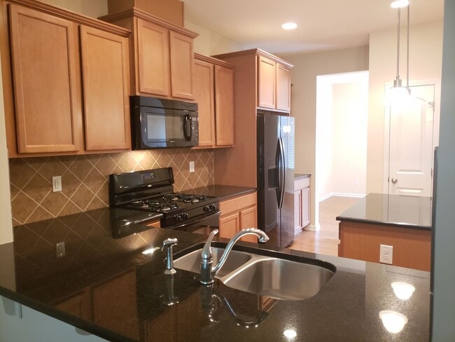 Building Photo - Thompson Ridge Townhome