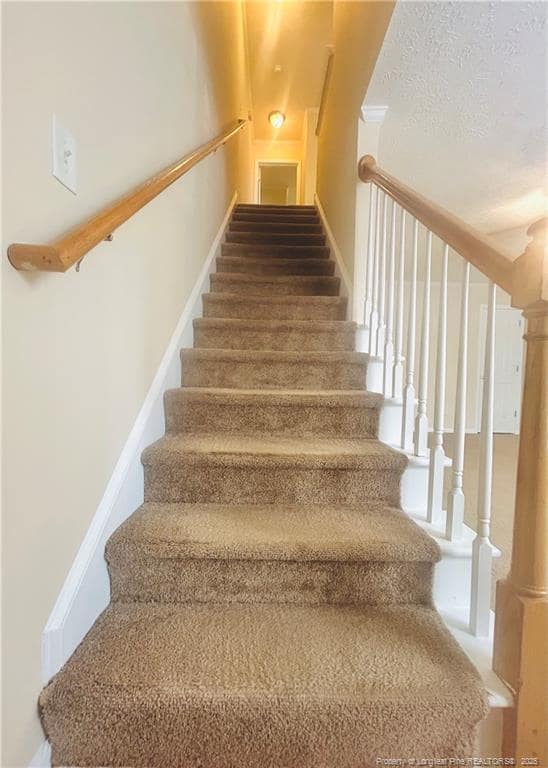 Building Photo - 3332 Kenmont Ln