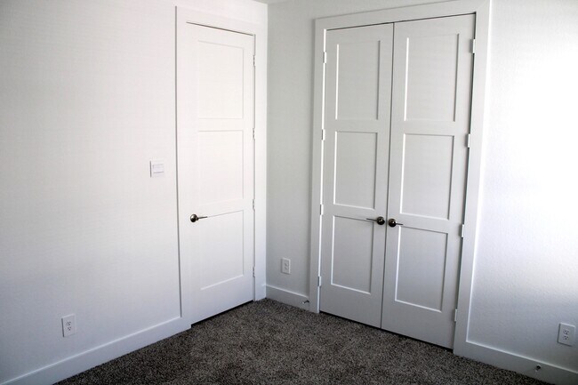 Building Photo - 15212 Tattle Crk Ln