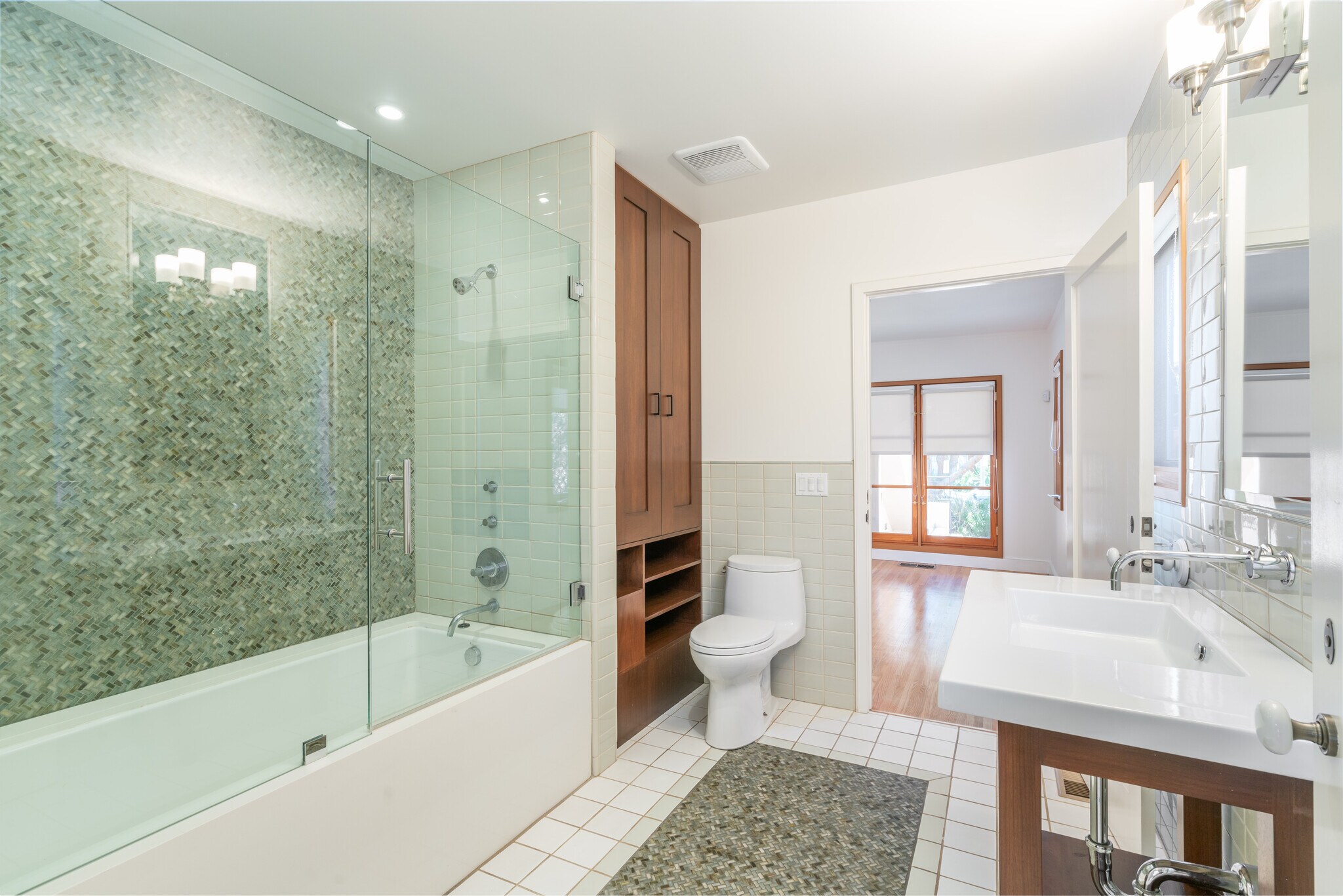 Shared Bathroom - 8245 W 4th St