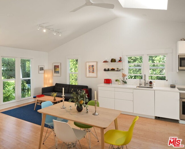 Building Photo - 2012 Linden Ave