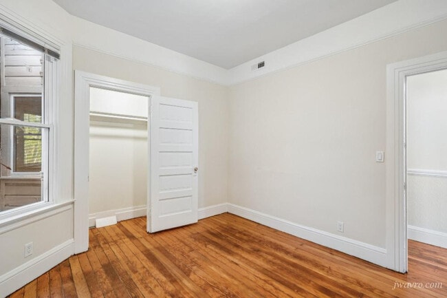 Building Photo - 629 Capp St