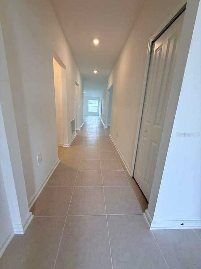 Building Photo - BRAND NEW home in beautiful Lake Wales