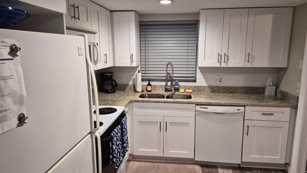 Kitchen - 11000 Gulf Blvd