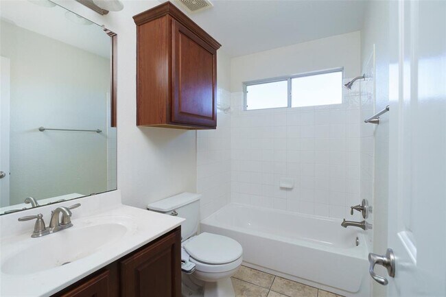 Building Photo - 8528 Harrier Dr