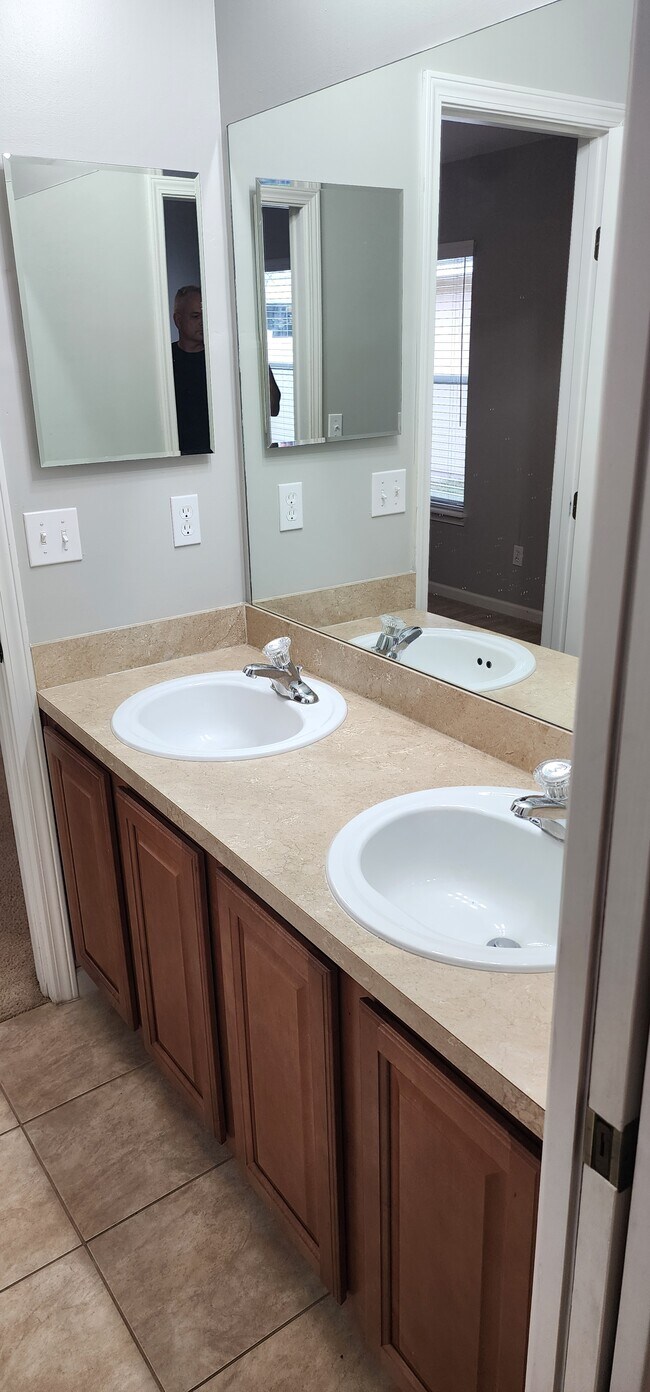Building Photo - 3051 Tower Oaks Dr