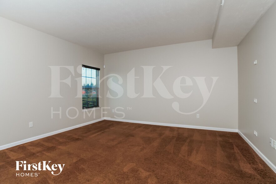 Building Photo - 5222 River Ridge Dr