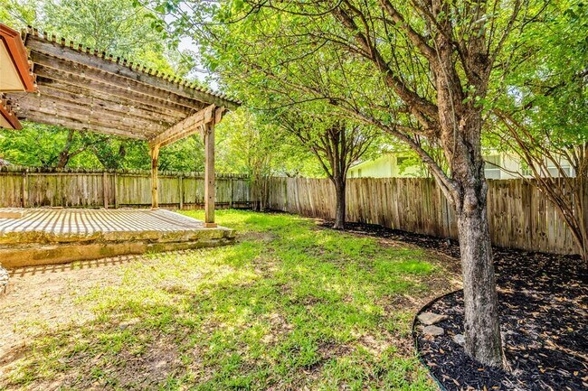 Building Photo - 14710 Montoro Dr