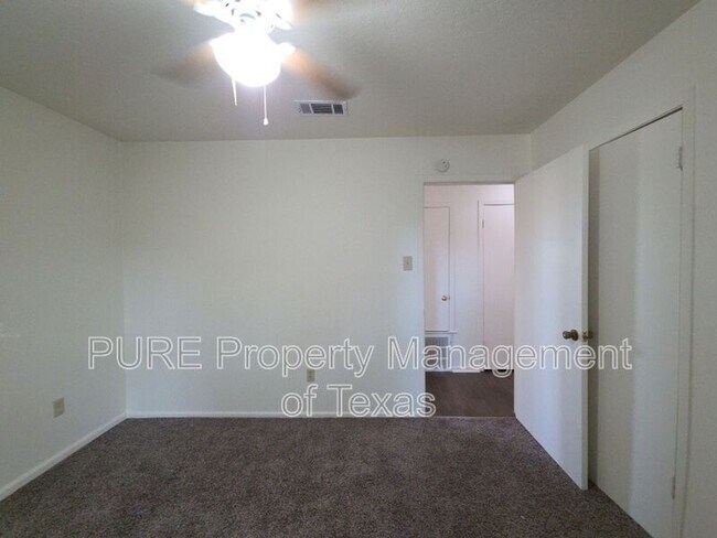 Building Photo - 304 McClendon Dr