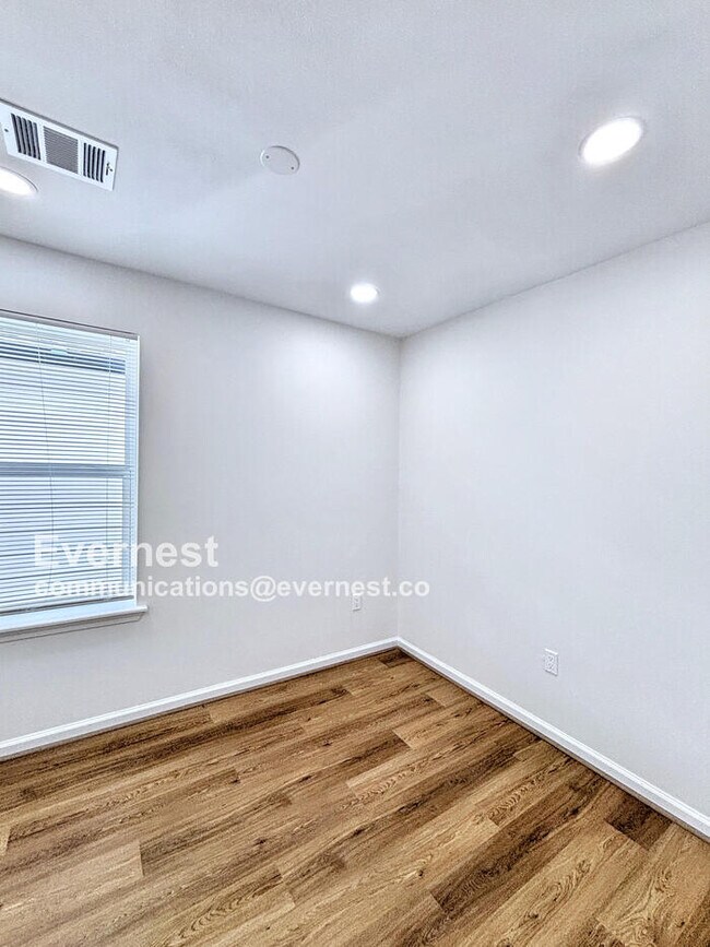 Building Photo - 9913 Porto Rico Rd