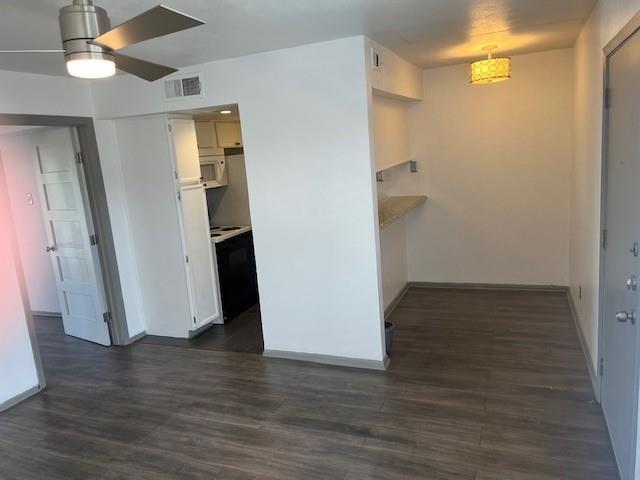 Building Photo - 2800 Douglas Ave