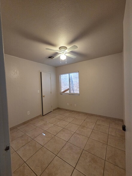 Building Photo - 6534 N 71st Ave