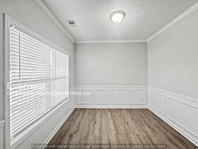 Building Photo - 3 Bed/2 Bath Home with Garage / Pet-Friendly / Available Now!