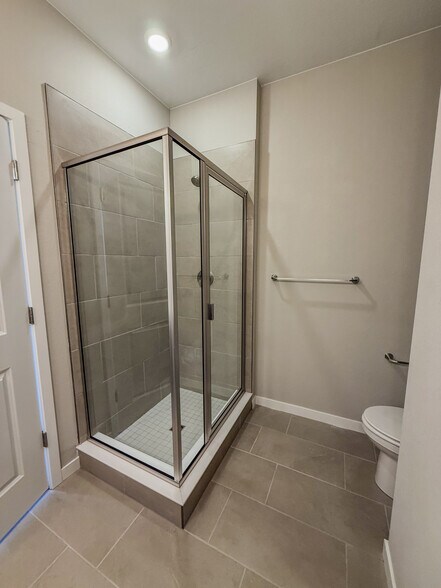 Master Shower - 1736 Peak Loop