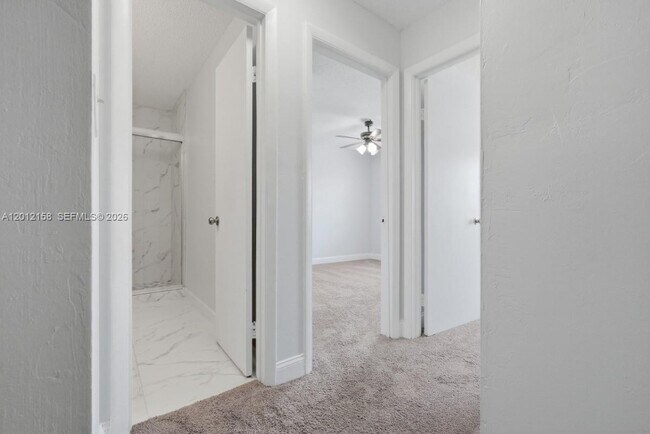 Building Photo - 6656 SW 41st St
