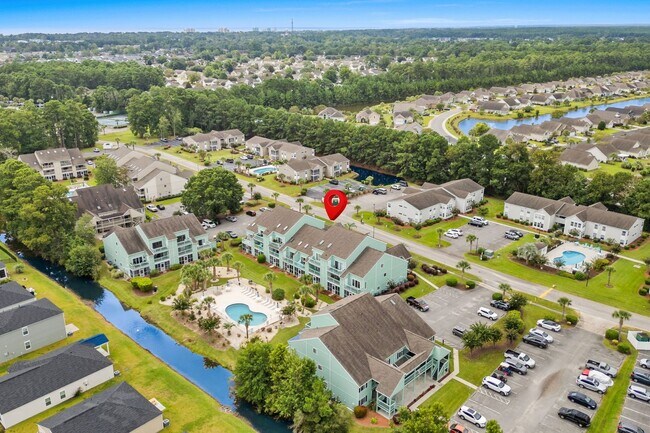 Building Photo - First Floor Seasonal Rental Available December 1, 2025-June 30, 2026-Golf Colony 40S