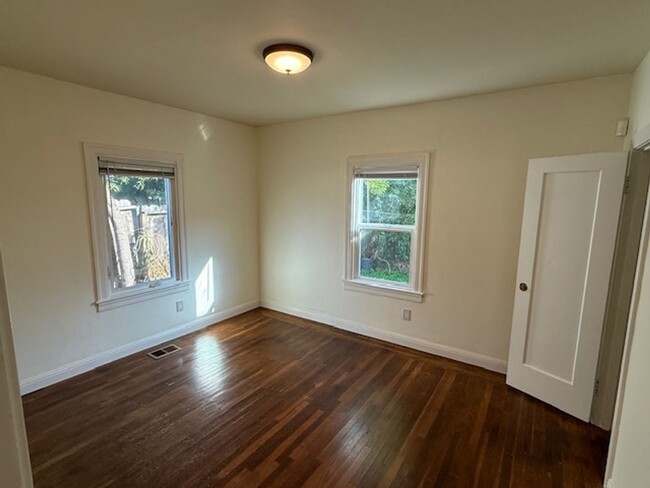 Building Photo - Lovely 3-Bedroom Vallejo Home with 1-Car G...