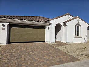 Building Photo - Spacious Oasis in Rancho Mercado