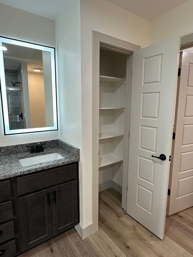 Building Photo - NEW CONSTRUCTION 5 Bed 3 Bath w/ Walk Out ...