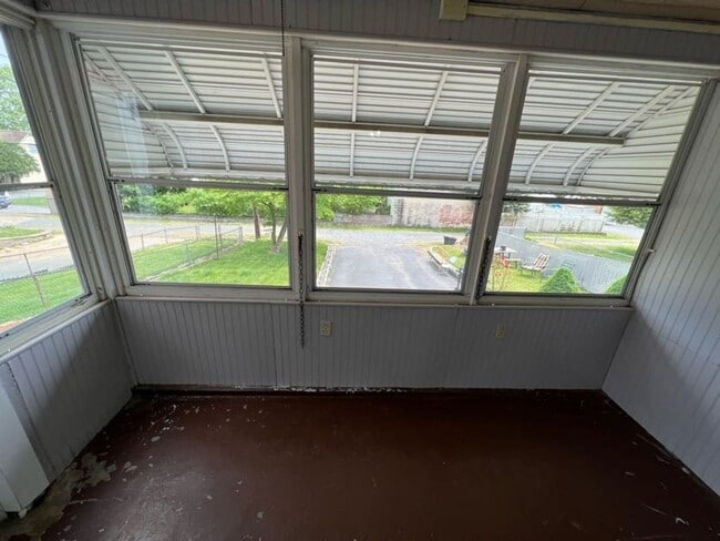 Building Photo - 3 Bedroom House Governor Mifflin Schools