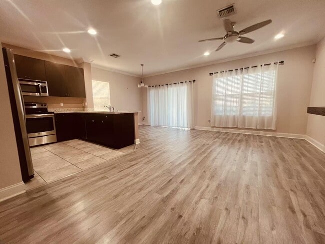 Building Photo - 1792 Via Sofia