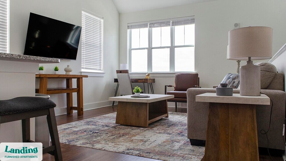 Building Photo - 901 Kelly Green Ln