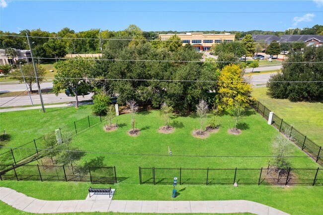 Building Photo - 3015 Dovedale St