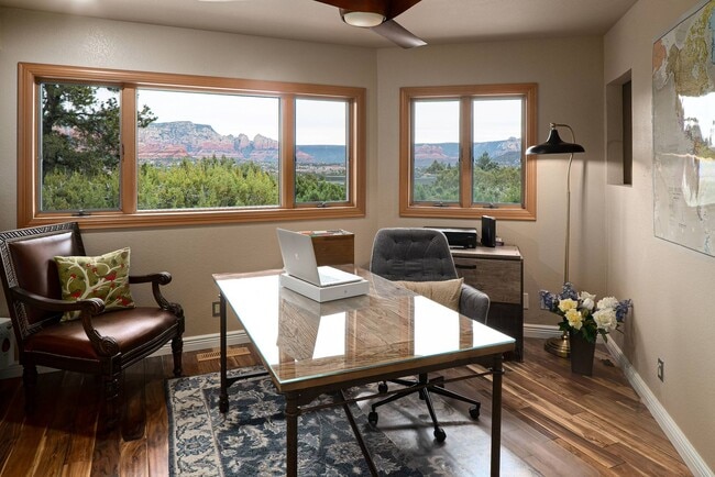 Building Photo - FURNISHED 6-12 MONTH LEASE - WEST SEDONA - GATED COMMUNITY
