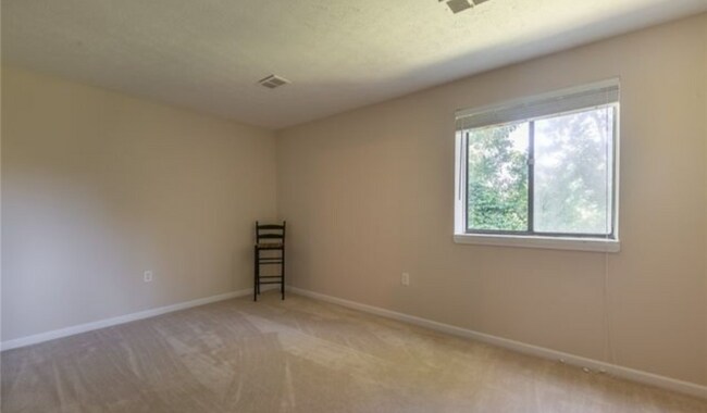 Building Photo - 38465 North Ln