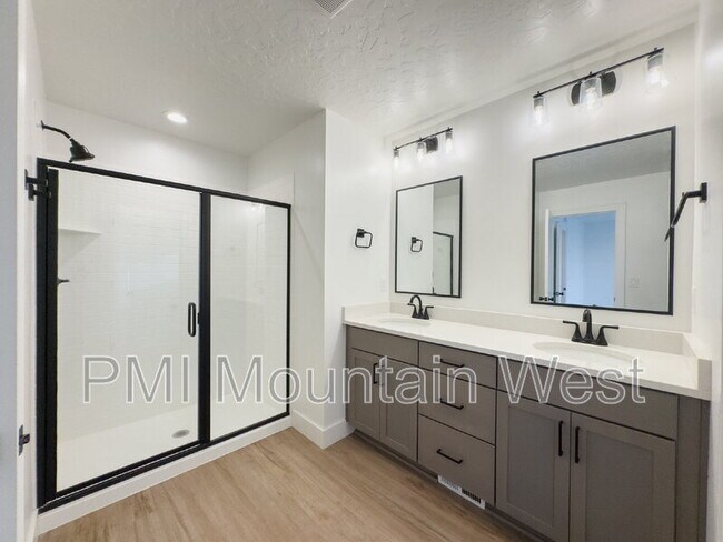 Building Photo - 331 S 680 W